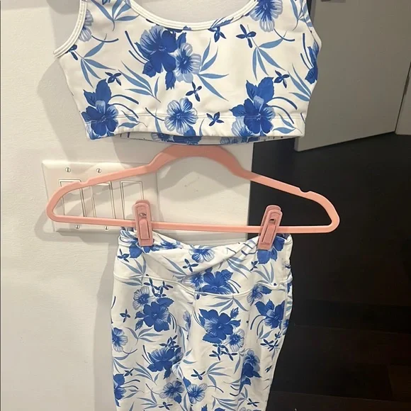 LoveShackFancy Blue and White Floral Leggings - Picture 4 of 5